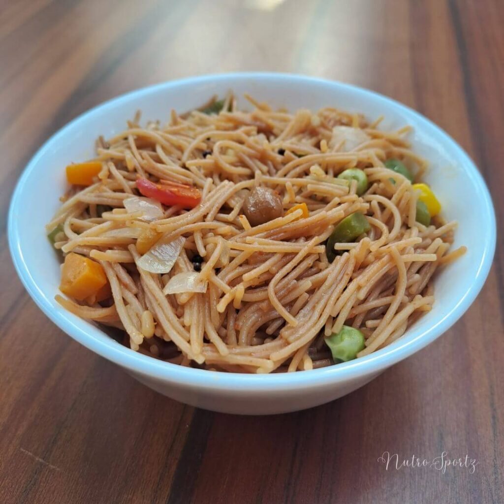 An image of seviyan upma in a bowl.